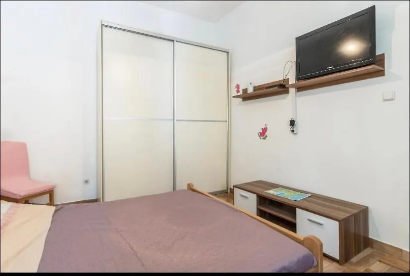 Two Room Eva Pula 0*,